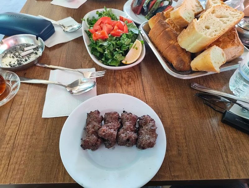 Salihli Divan Odun Kofte & Corba Salonu