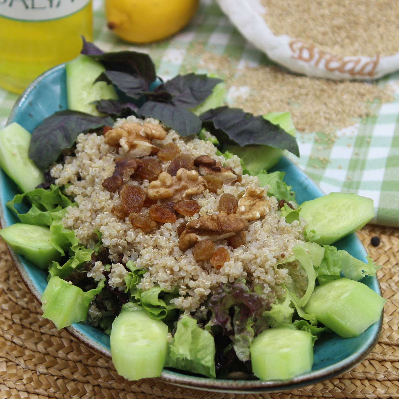 Cevizli Kinoa Salata