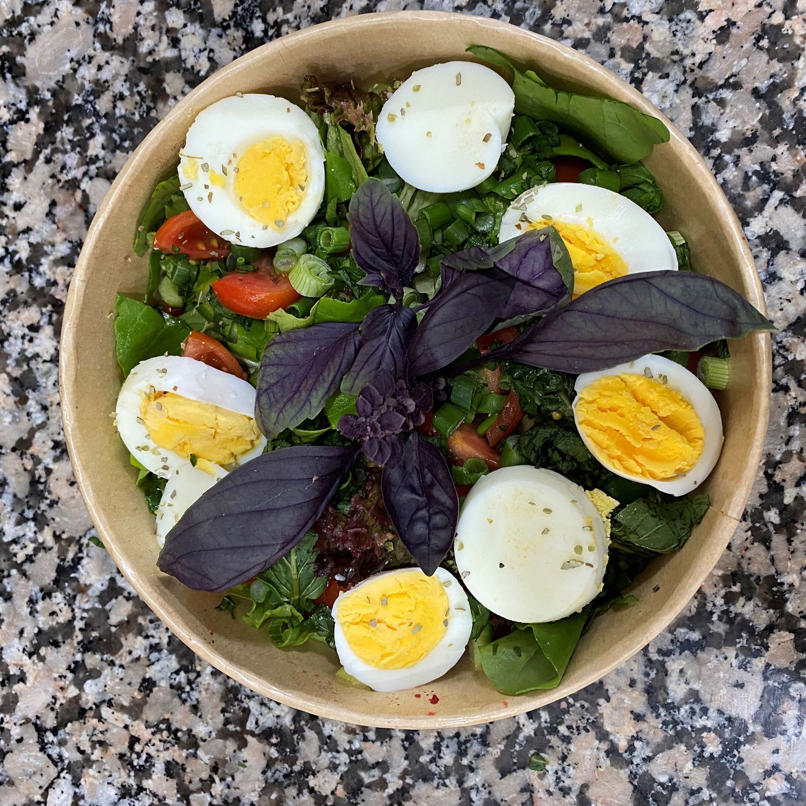 Haşlanmış Yumurtalı Salata