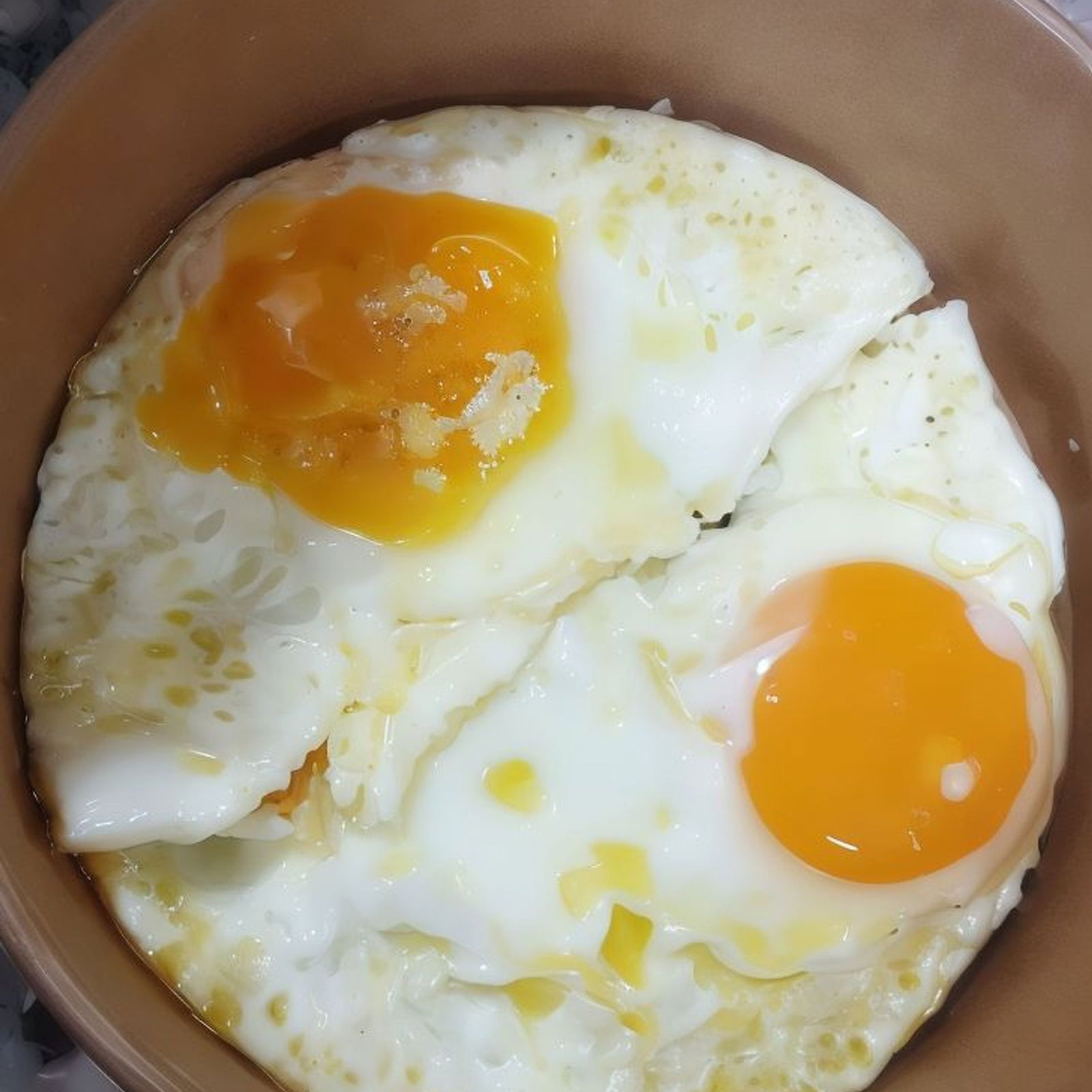 Sahanda Beyaz Peynirli Yumurta