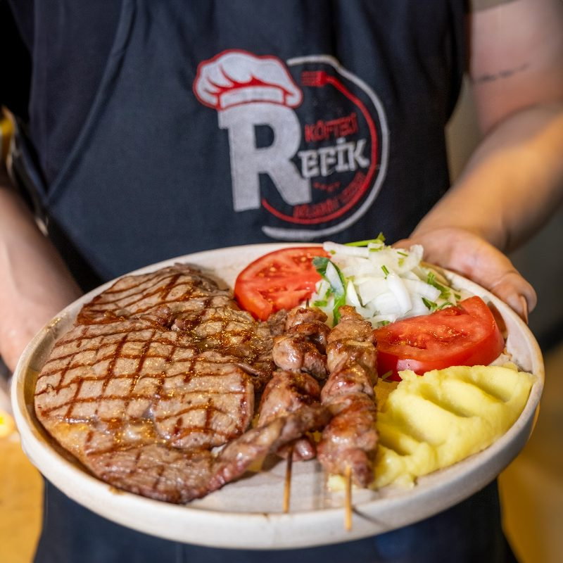 KÖFTECİ REFİK