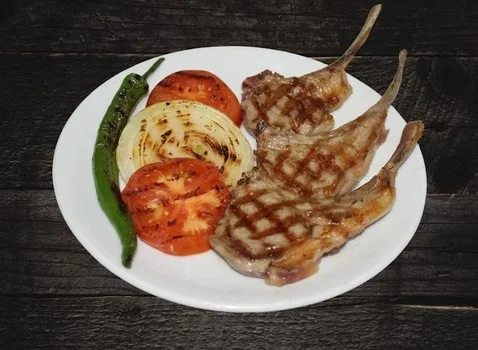 KÖFTECİ REFİK resimleri