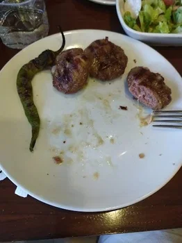 KÖFTECİ REFİK resimleri