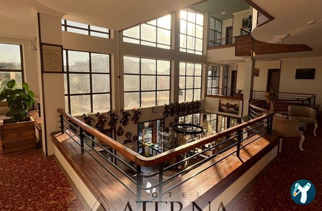 Aterna Bar & Restaurant