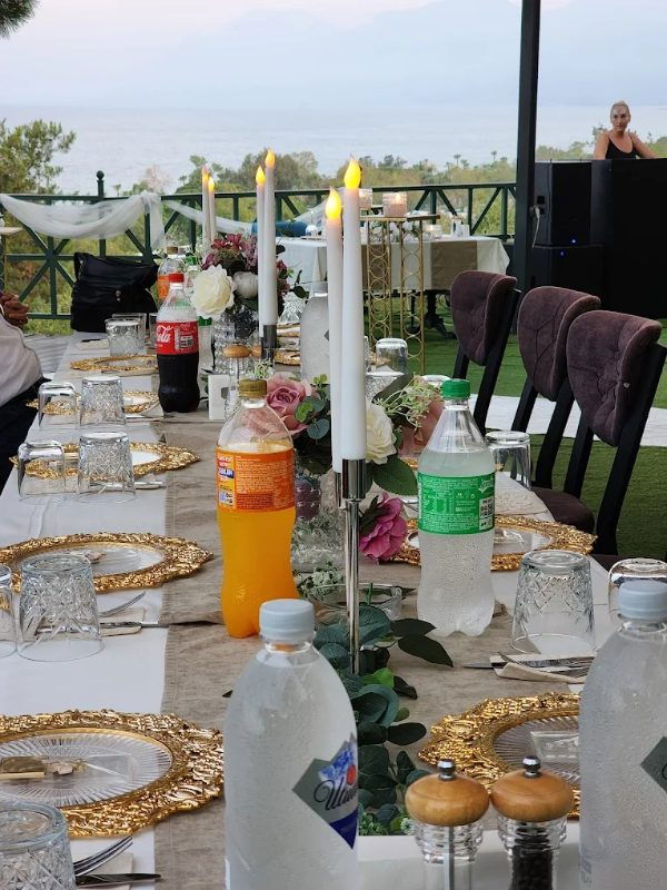 La Fallez Kitchen & Bar