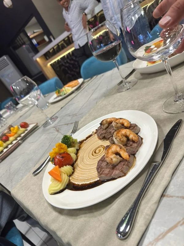 La Fallez Kitchen & Bar