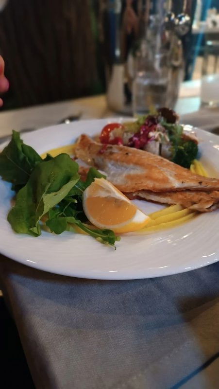 La Fallez Kitchen & Bar