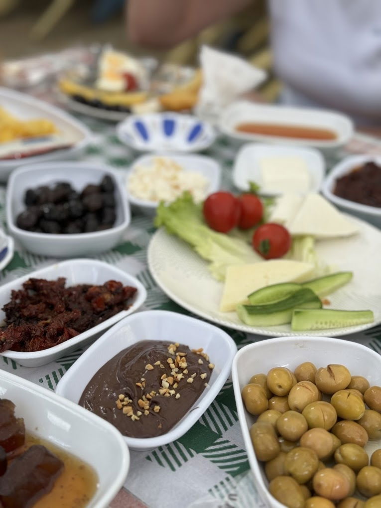 Asmalı Kahvaltı Evi