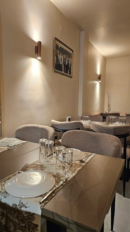 Patron Şapkalı Meyhane