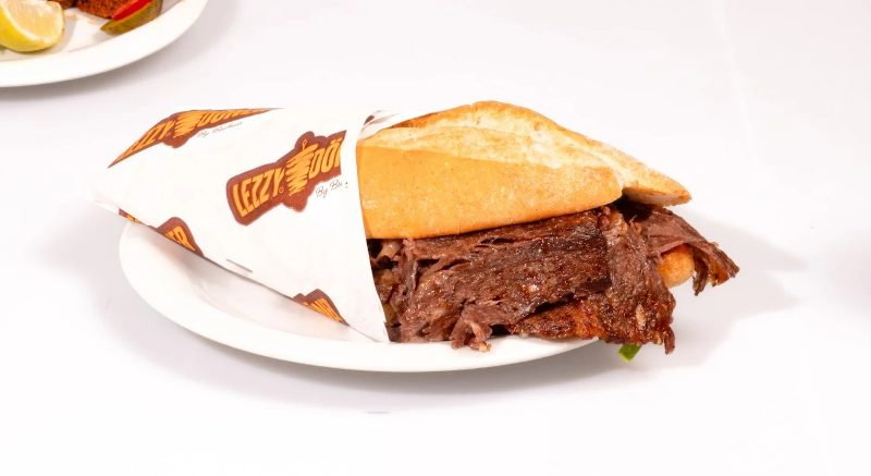 Lezzy döner üçkuyular