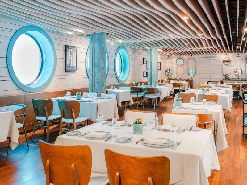 Aquarium Mezzes & Grill