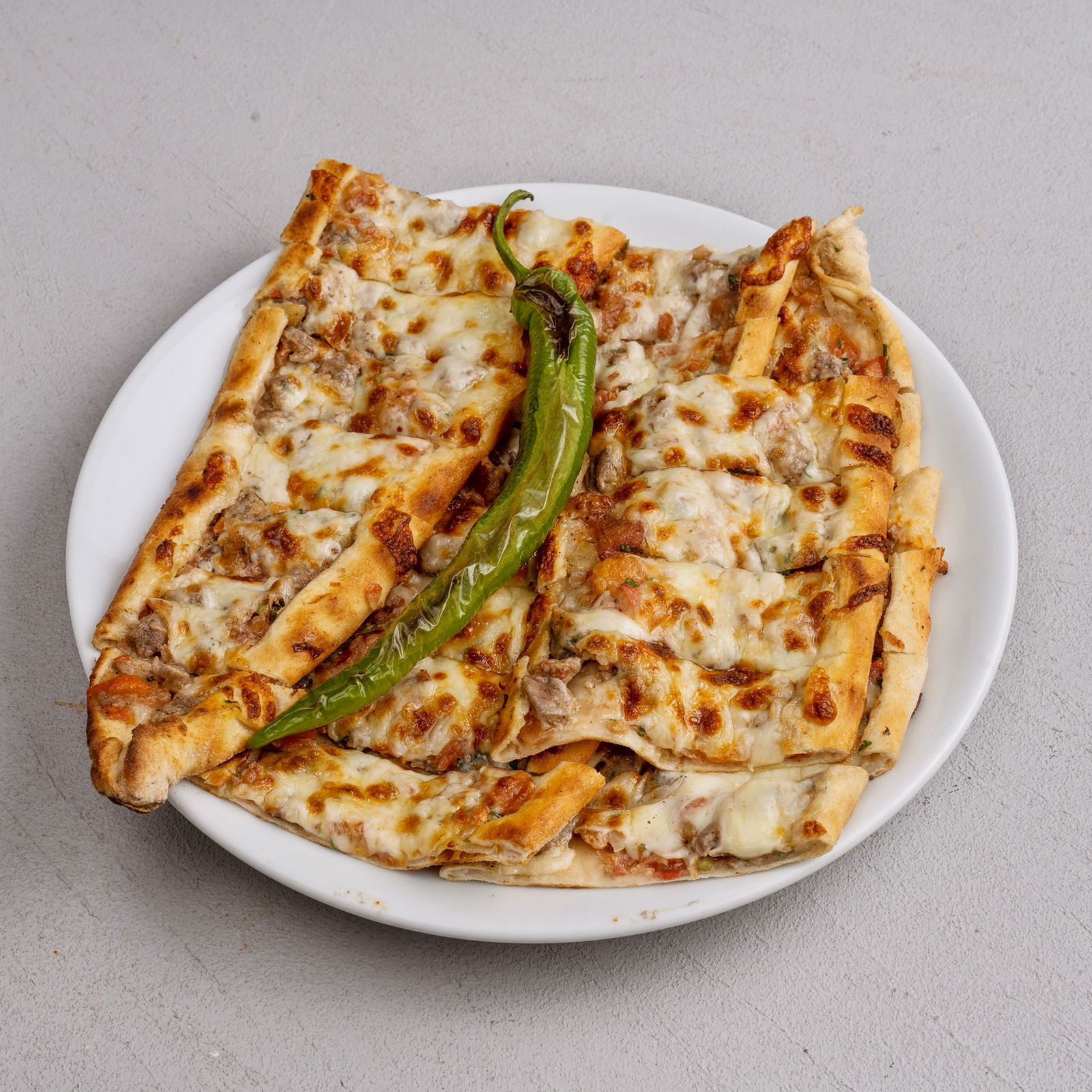 Kuşbaşılı Kaşarlı Pide