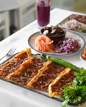 01 Adana Matbah-I Restaurant Bayraklı resimleri