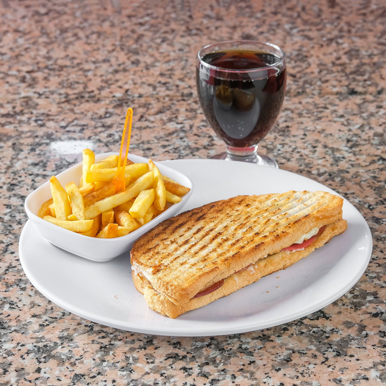 2'li Cheddar Peynirli ayvalık Tost Menü 1