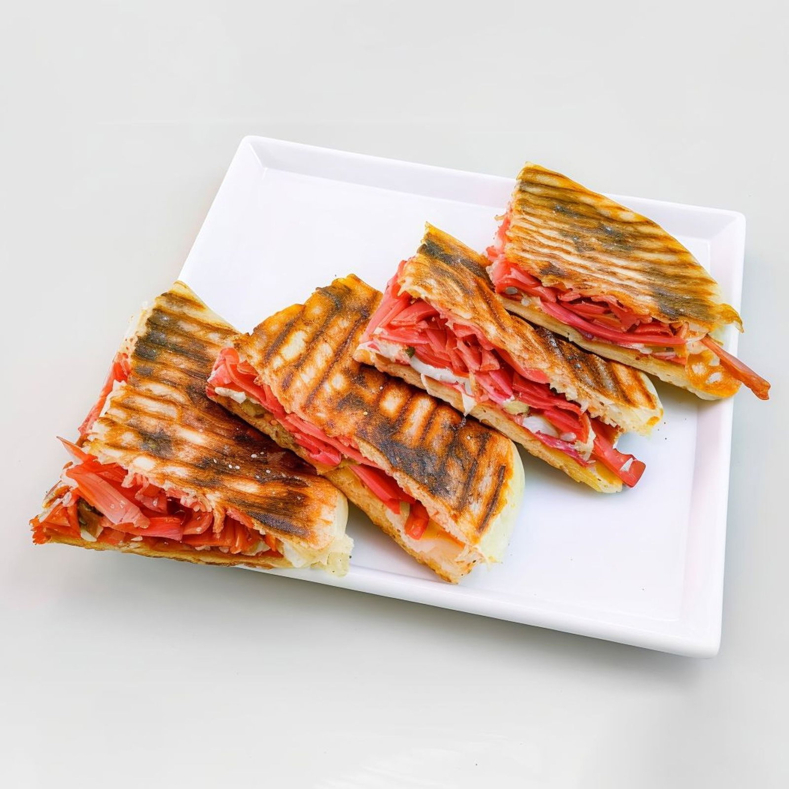 Bazlama Ekmeğine Kaşarlı Sucuklu Tost