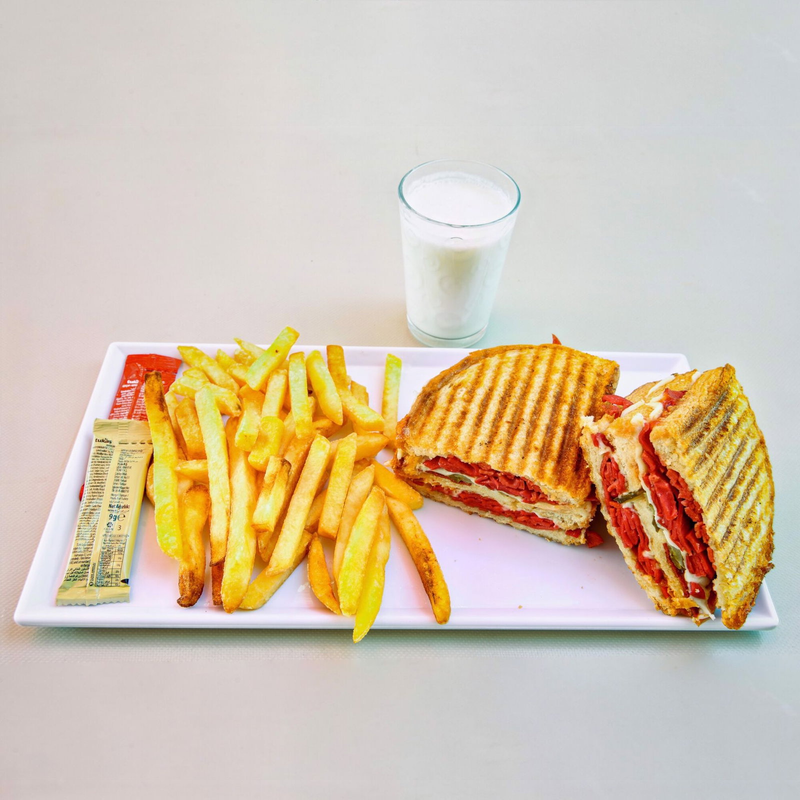 Mega Ayvalık Tostu Menü