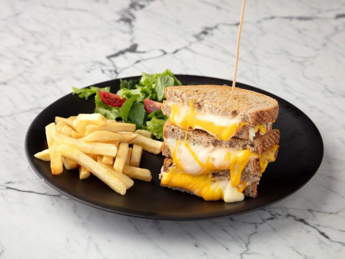 3 Peynirli Tost