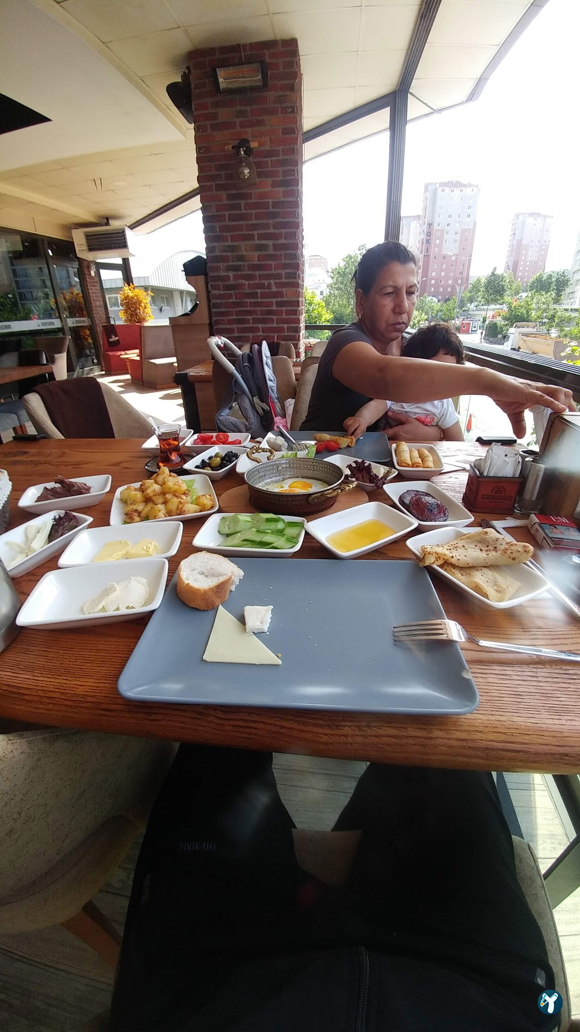 Mahle Cafe & Restaurant