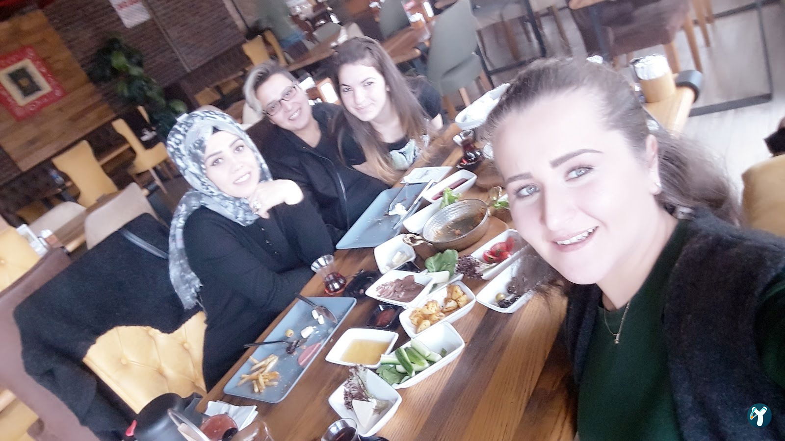 Mahle Cafe & Restaurant