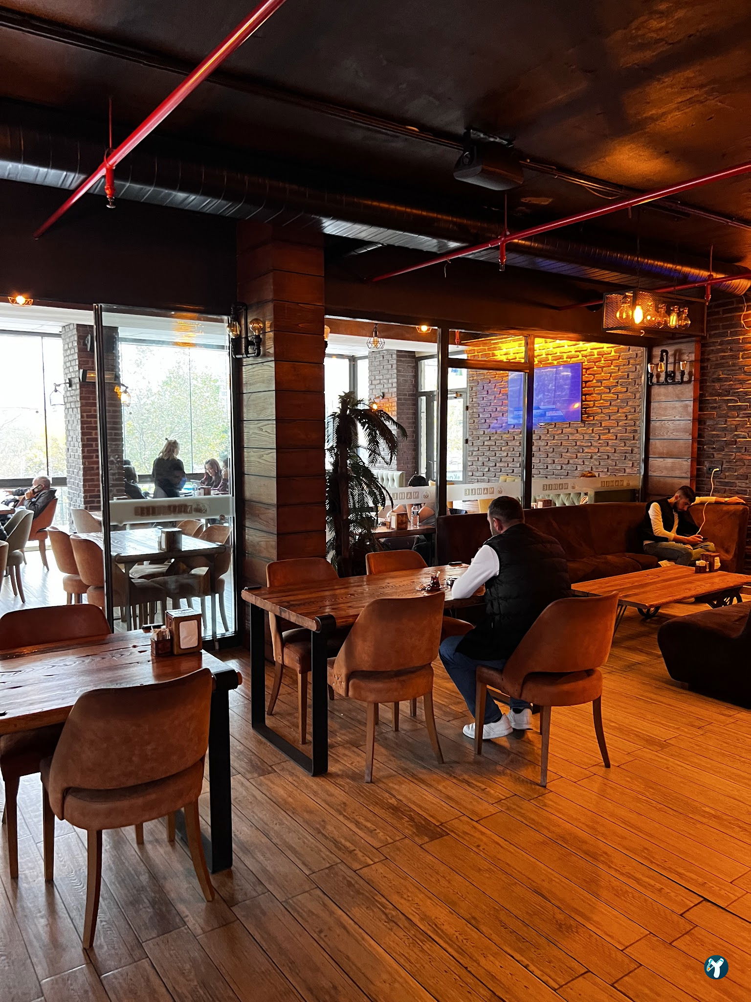 Mahle Cafe & Restaurant