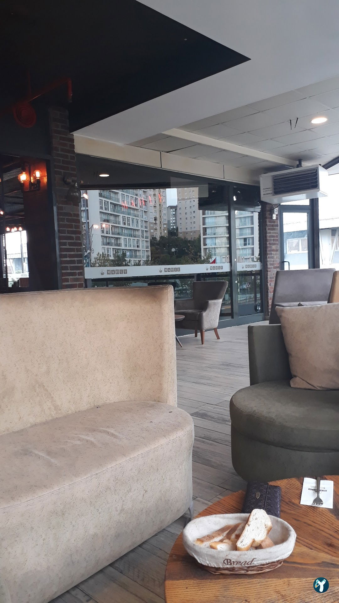Mahle Cafe & Restaurant