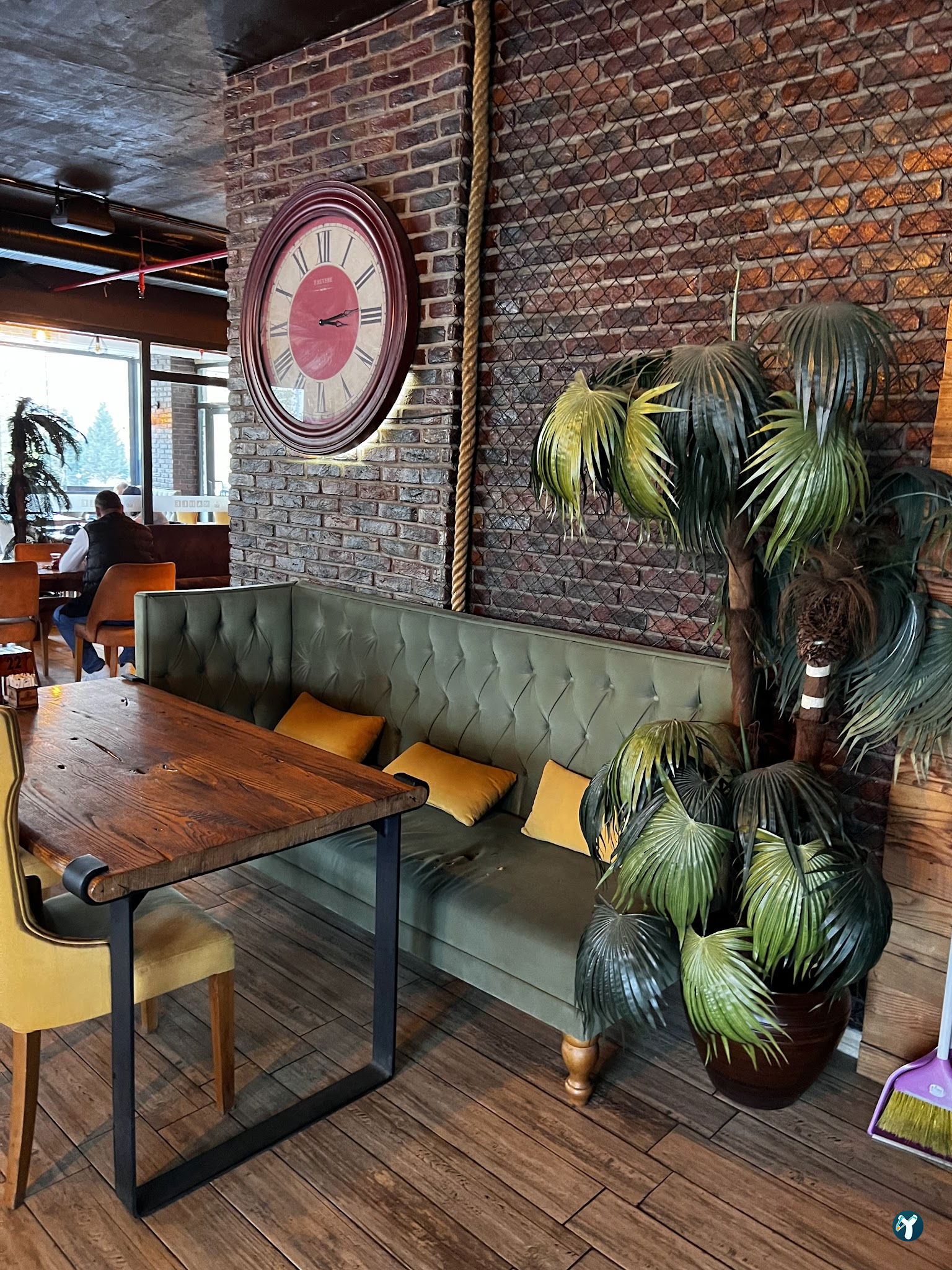 Mahle Cafe & Restaurant