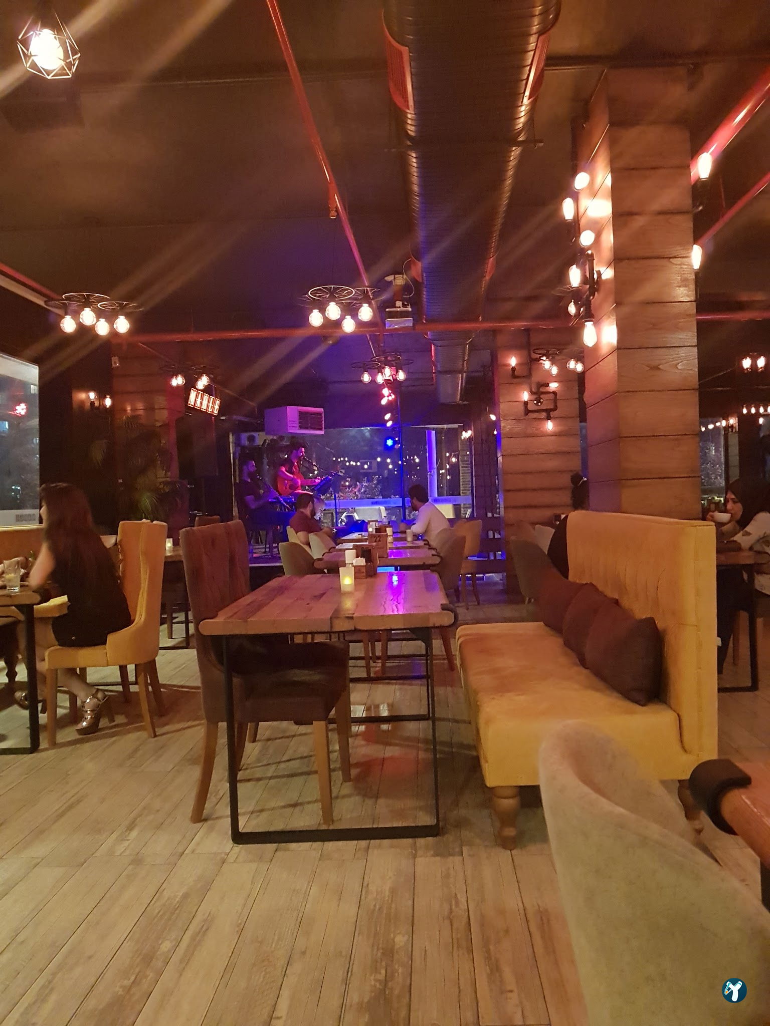 Mahle Cafe & Restaurant