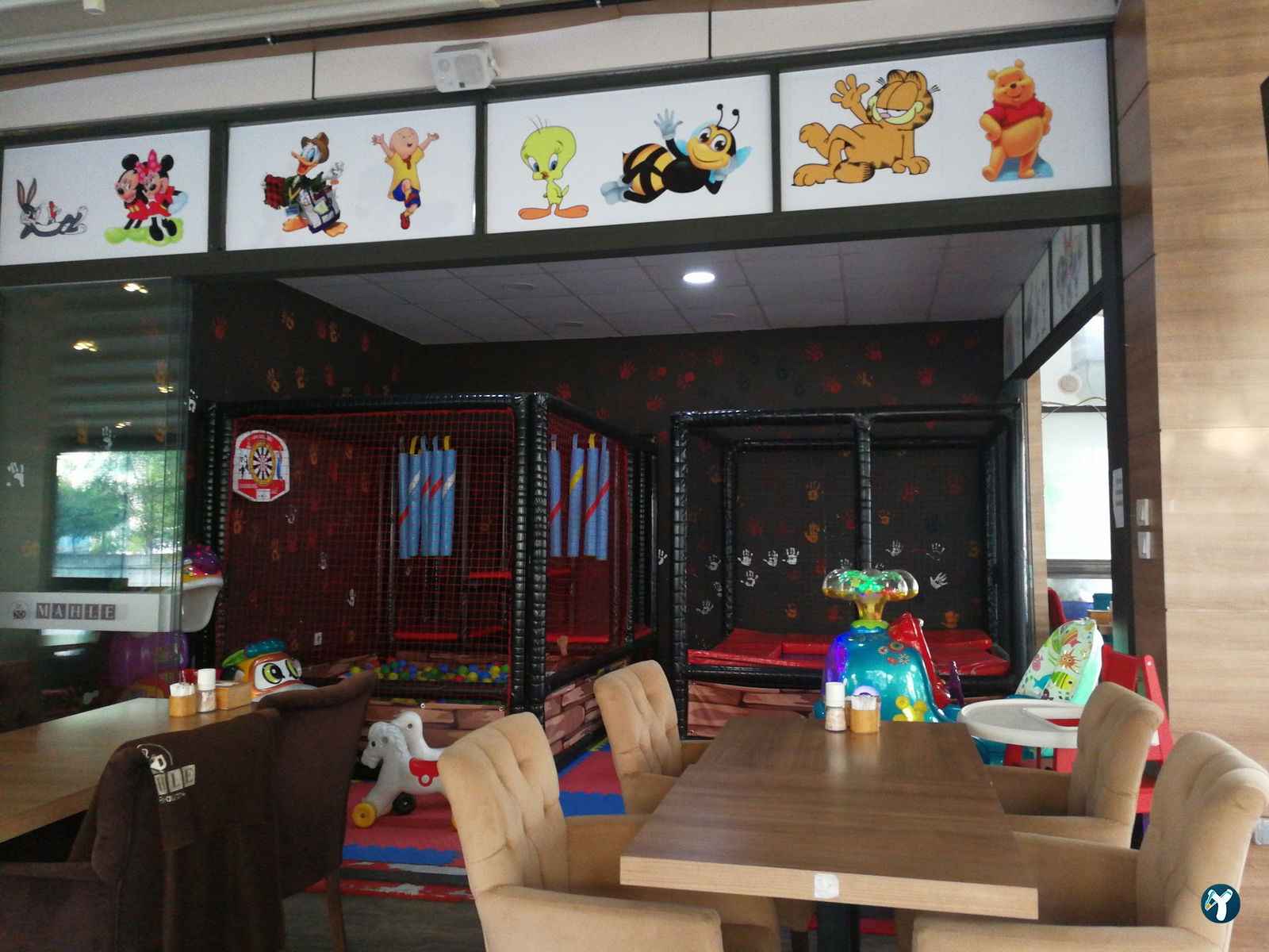 Mahle Cafe & Restaurant