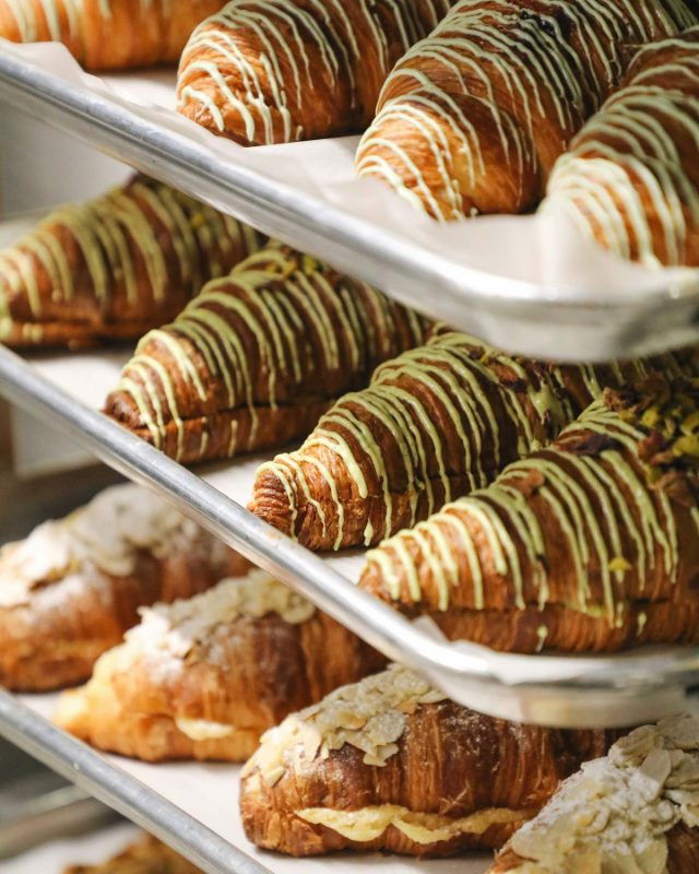 Brekkie Croissant & Cookie