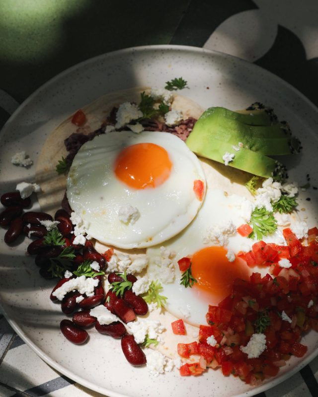 Brekkie Croissant & Cookie