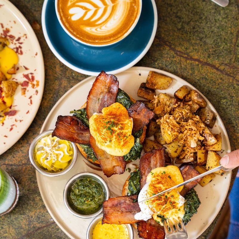 Brekkie Croissant & Cookie