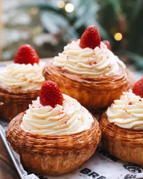 Brekkie Croissant & Cookie resimleri