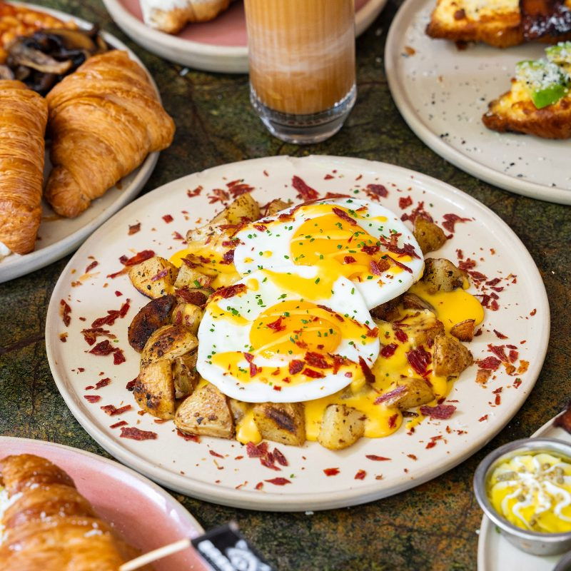 Brekkie Croissant & Cookie