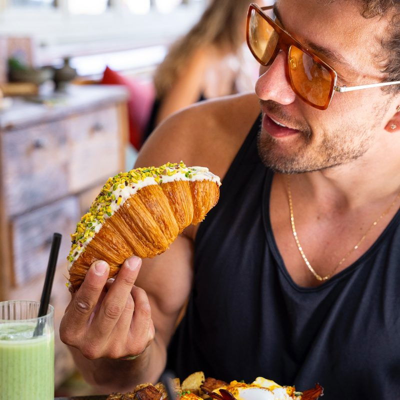 Brekkie Croissant & Cookie