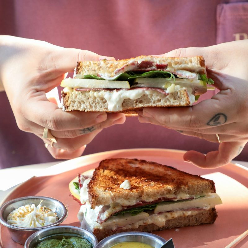 Brekkie Croissant & Cookie