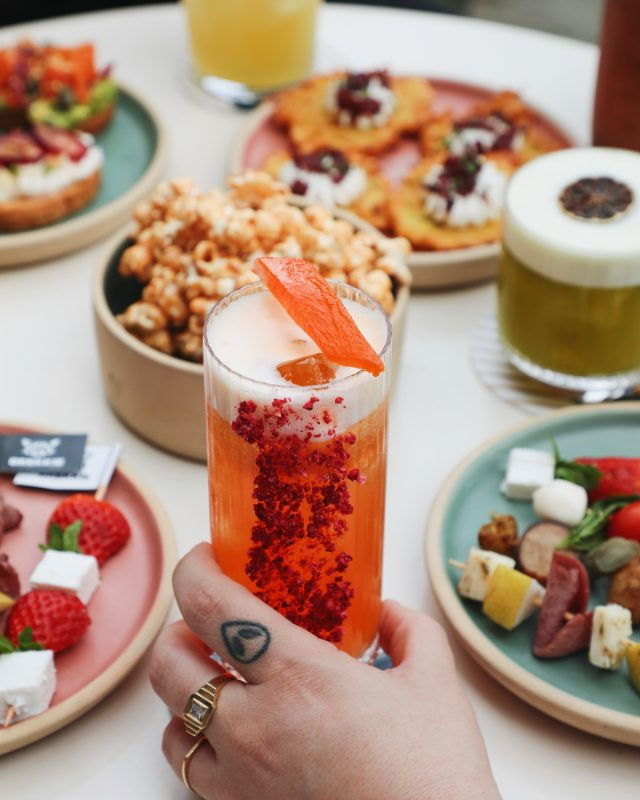 Brekkie Croissant & Cookie