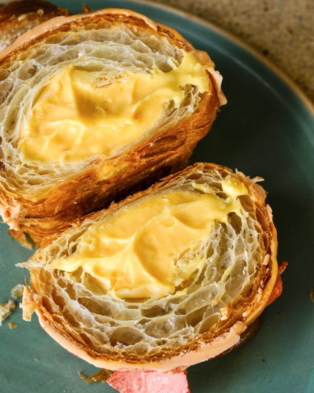 Brekkie Croissant & Cookie