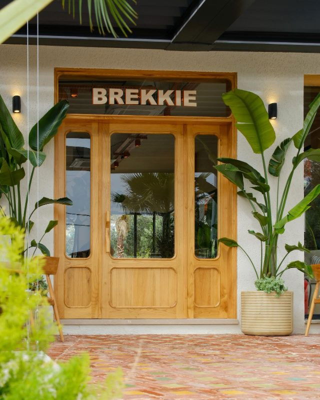 Brekkie Croissant & Cookie