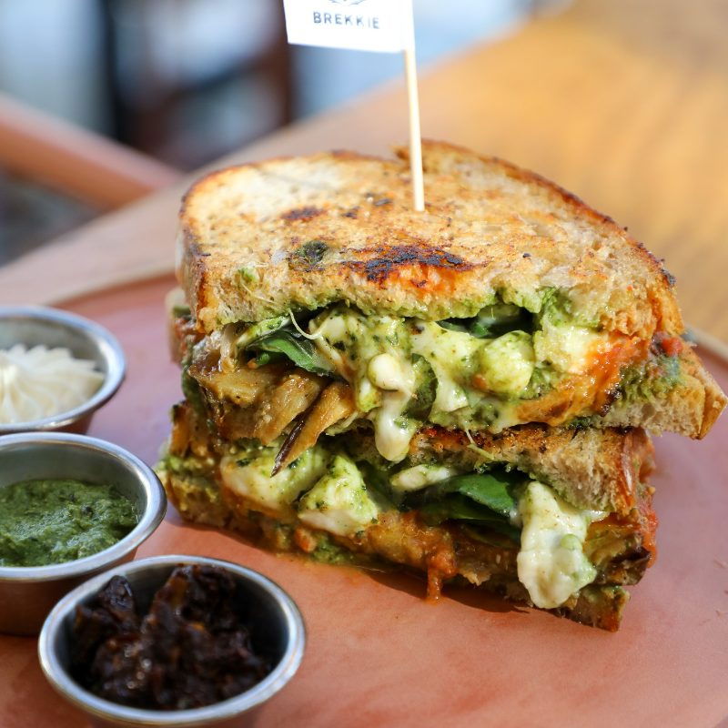 Brekkie Croissant & Cookie