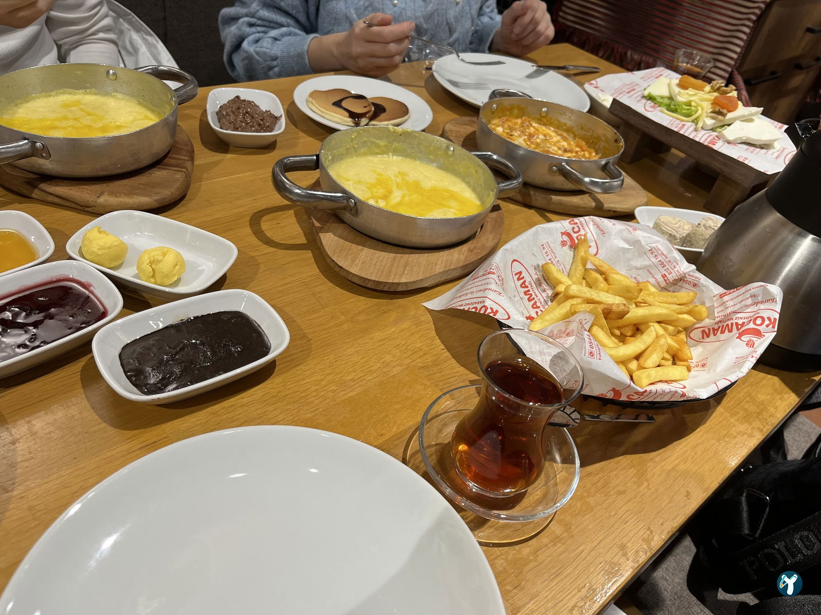 Kocaman Karadeniz Restaurant Kuru Fasülye Trabzon Döneri Pide Kahvaltı Kuymak