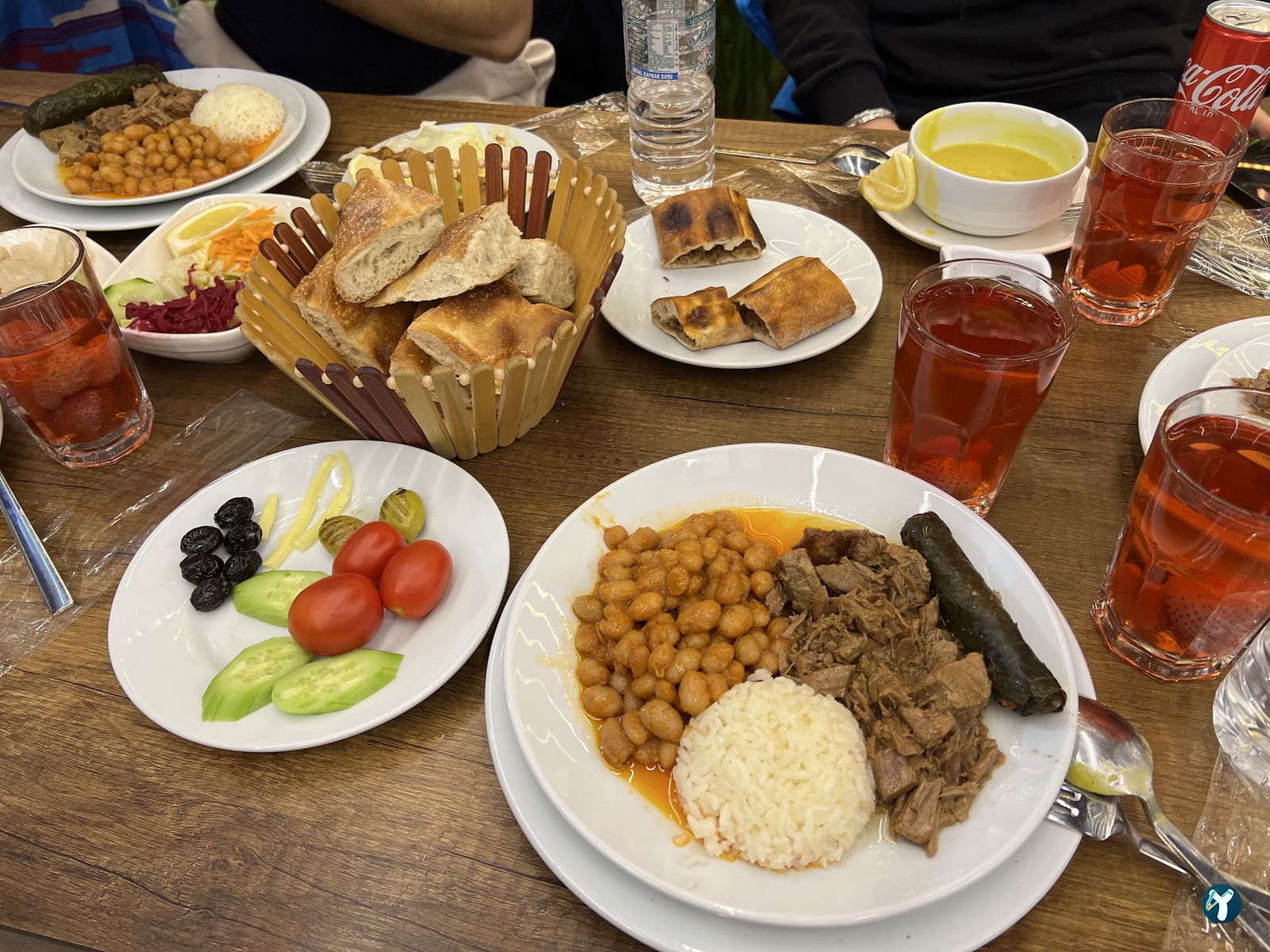 Kocaman Karadeniz Restaurant Kuru Fasülye Trabzon Döneri Pide Kahvaltı Kuymak