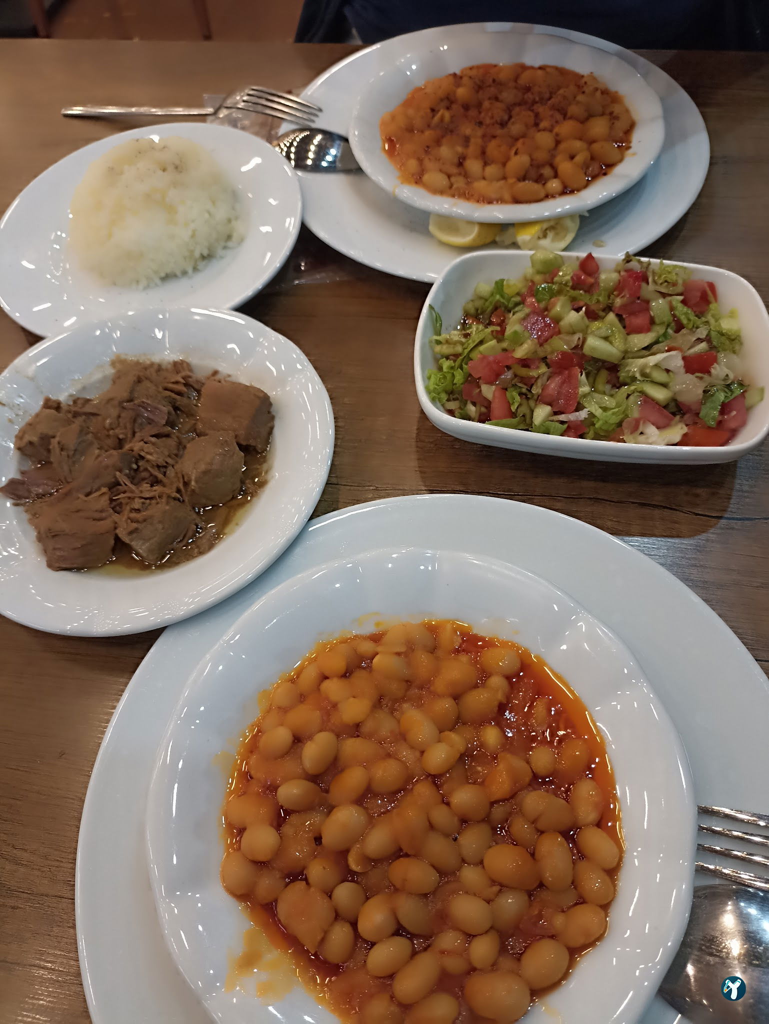 Kocaman Karadeniz Restaurant Kuru Fasülye Trabzon Döneri Pide Kahvaltı Kuymak