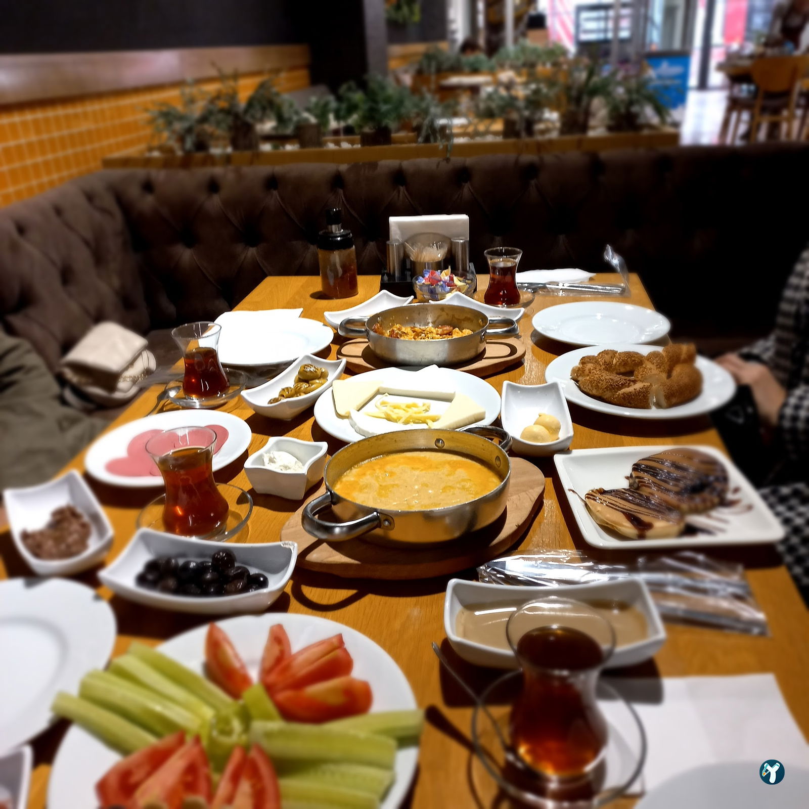 Kocaman Karadeniz Restaurant Kuru Fasülye Trabzon Döneri Pide Kahvaltı Kuymak