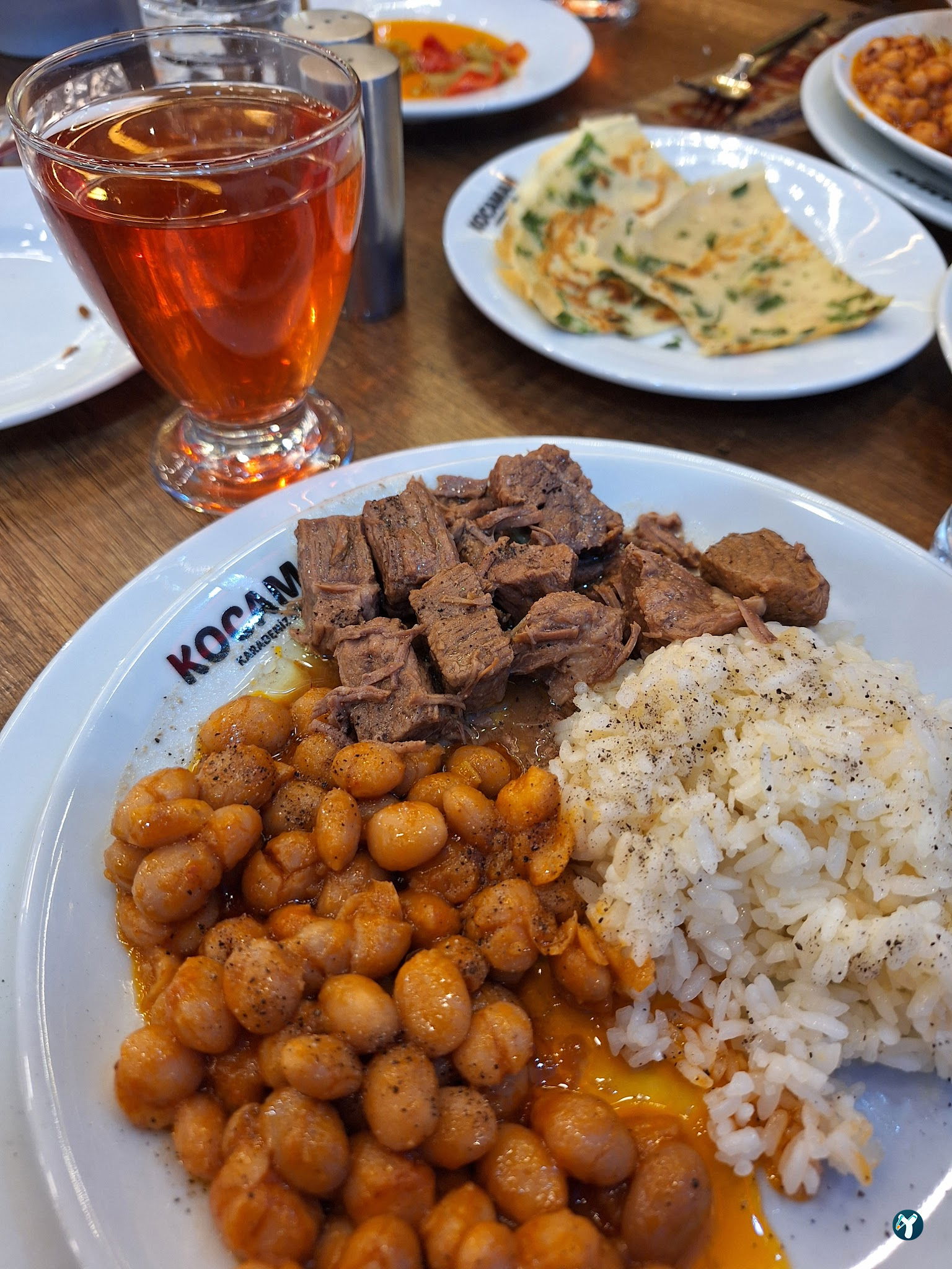 Kocaman Karadeniz Restaurant Kuru Fasülye Trabzon Döneri Pide Kahvaltı Kuymak