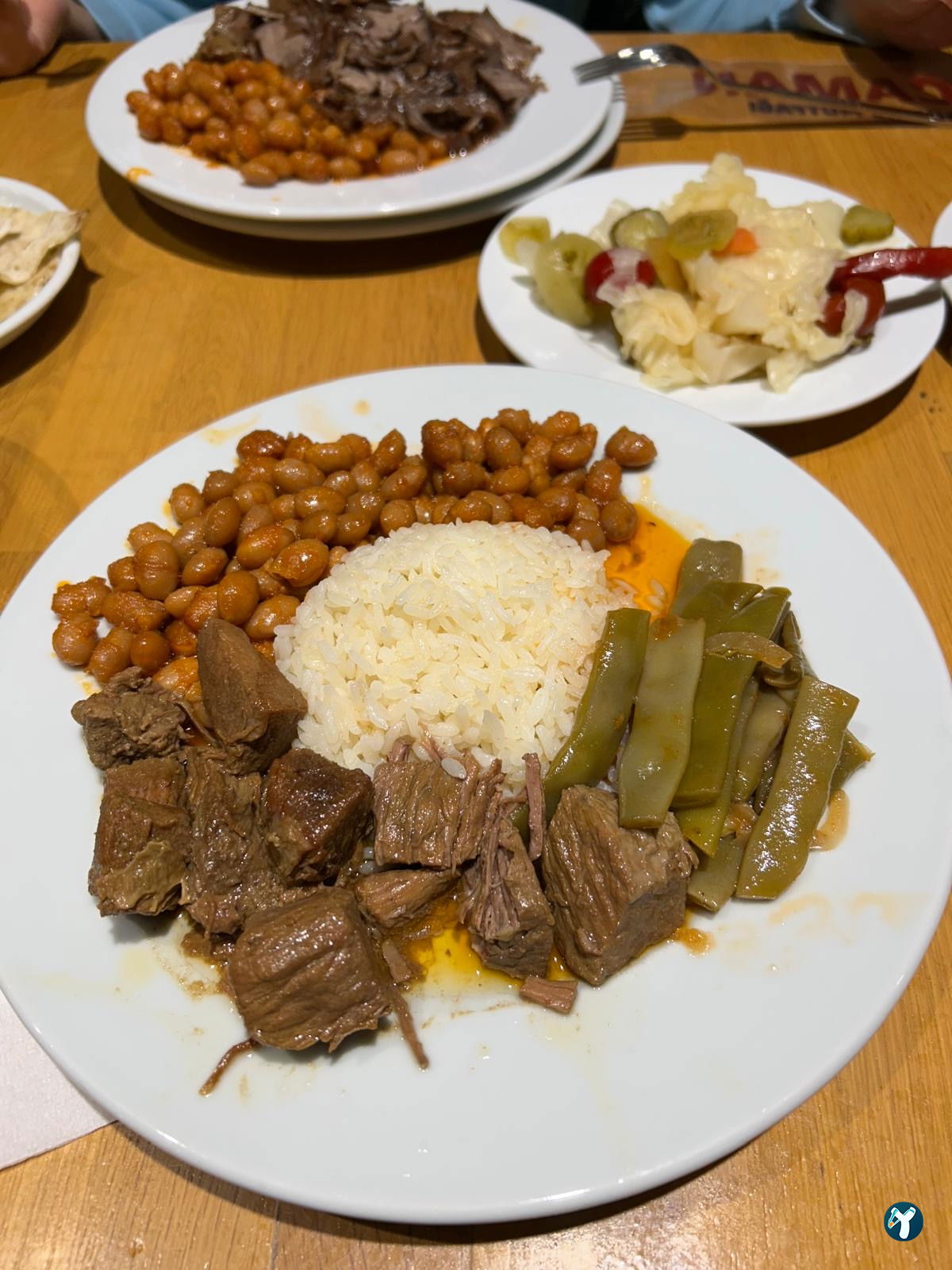 Kocaman Karadeniz Restaurant Kuru Fasülye Trabzon Döneri Pide Kahvaltı Kuymak