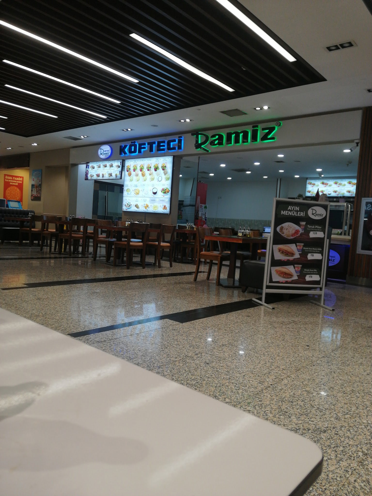 Köfteci Ramiz Dolphin