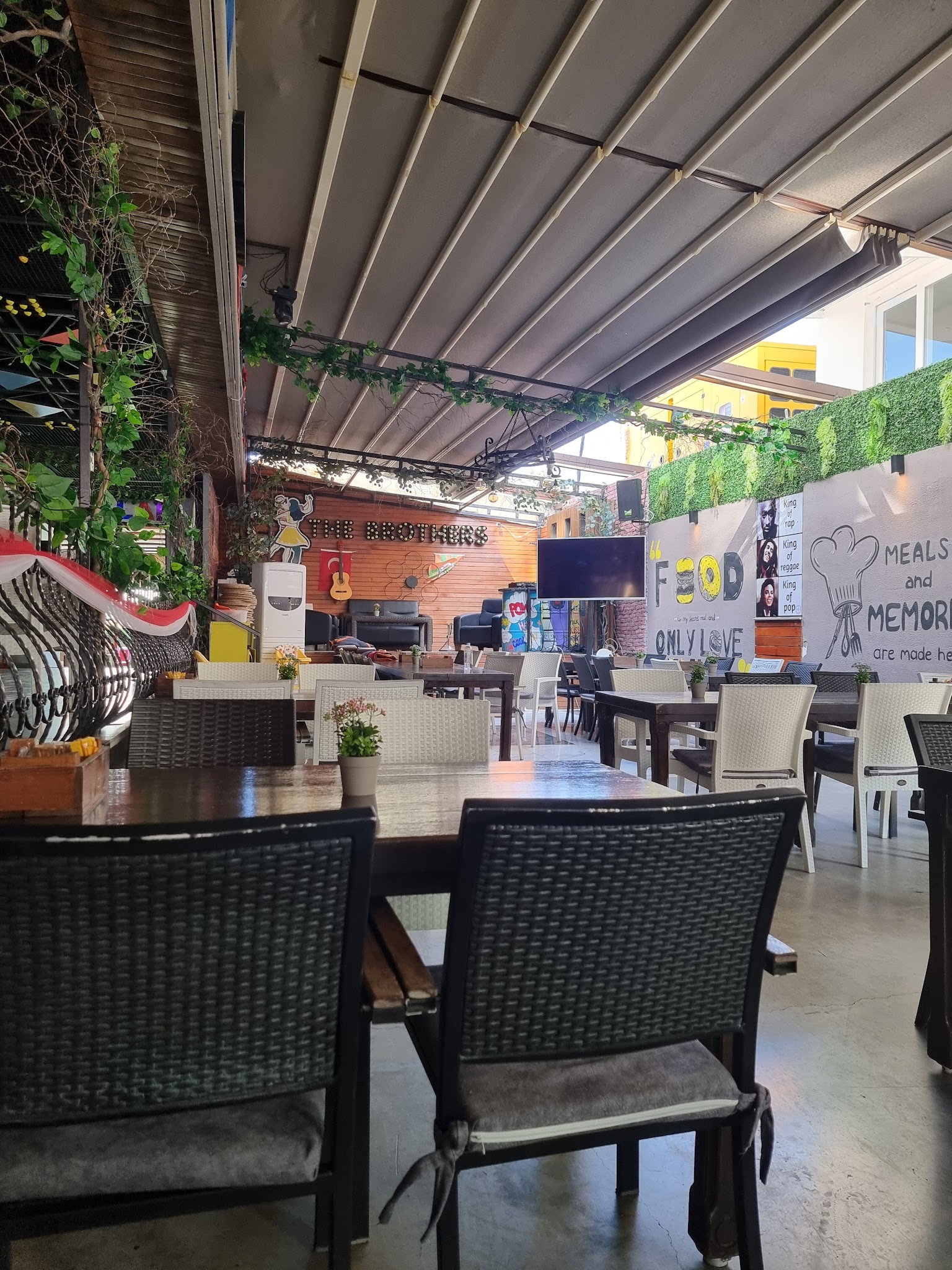 The Brothers House Restaurant