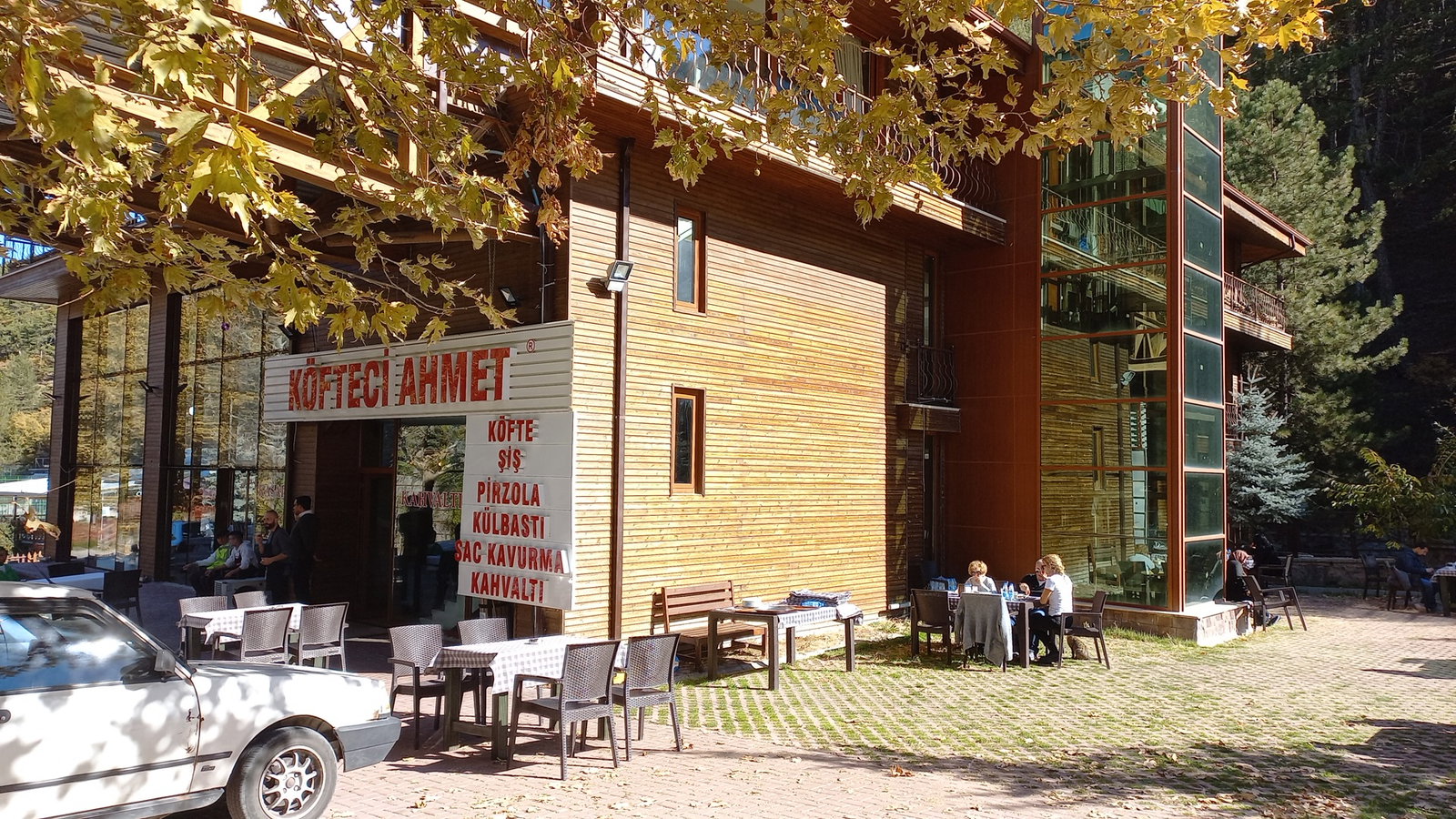 Köfteci̇ Ahmet Kizilcahamam