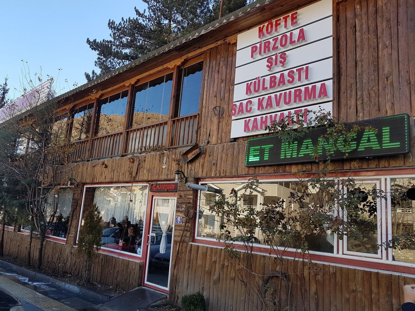 Köfteci̇ Ahmet Kizilcahamam