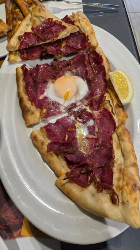 Niyazi Kesim Restoran Bafra Pidesi